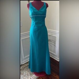 David’s Bridal Beaded Accent Fit and Flare 2 Piece Long Back Skirt Teal Sz4